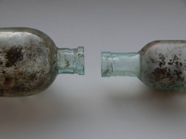 Retro style bottle composition