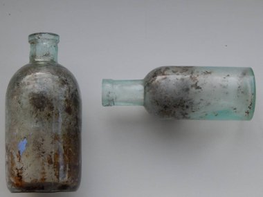 Retro style bottle composition