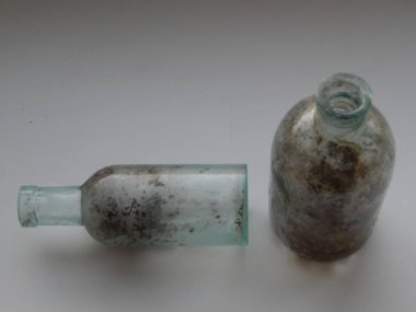 Retro style bottle composition