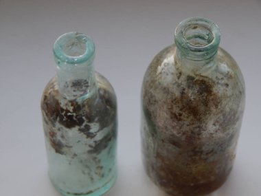 Retro style bottle composition