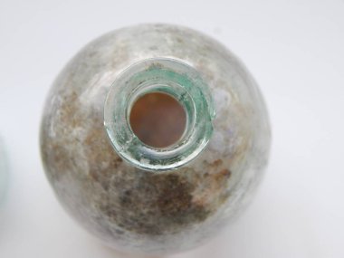 Retro style bottle composition