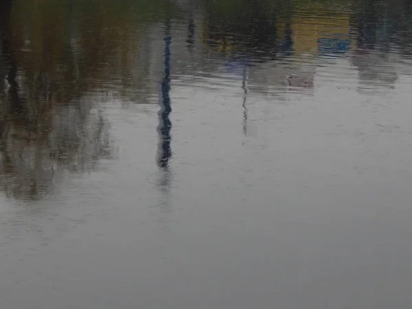 Textuur Van Water Een Rivier Oppervlak Regen Vlekken — Stockfoto