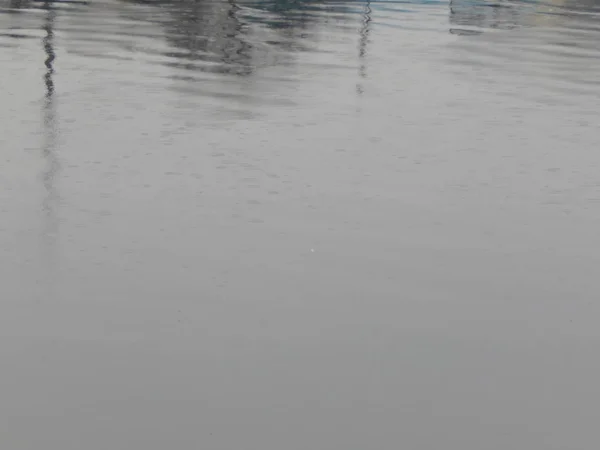 Textur Des Wassers Einem Fluss Oberfläche Regen Flecken — Stockfoto