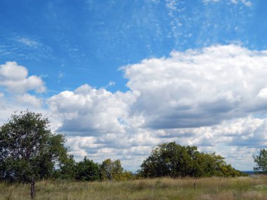 Panorama ve bulut gökyüzü görünümünde