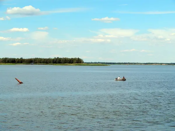 Panorama z widokiem na rzekę wody — Zdjęcie stockowe