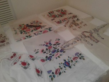 Ukrayna işlemeli retro kostüm modelleri Vyshyvanka