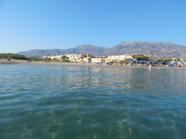 Yunanistan 'ın Girit adasındaki Kavros köyü denizde