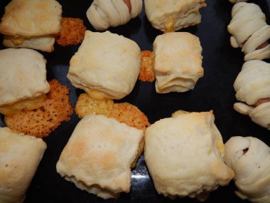 Puf böreği, hamur ve puffs sosis