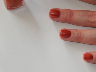 Tırnak cilası, renk manikür ve tırnak cilası
