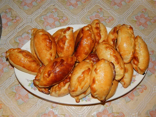 Patatas horneando en el horno — Foto de Stock