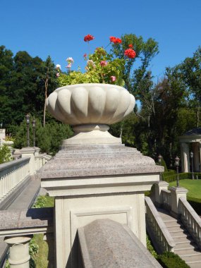 Bahçe mobilyaları, küçük mimarlık şekiller