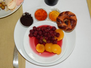 Bir restoranda yemek Türk mutfağı