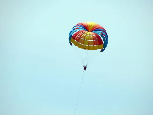 Parachuting Sea Parasailing — Stock Photo, Image
