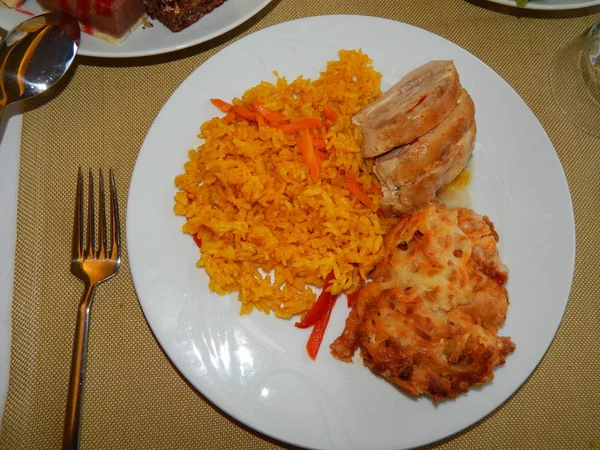 Bir restoranda yemek Türk mutfağı