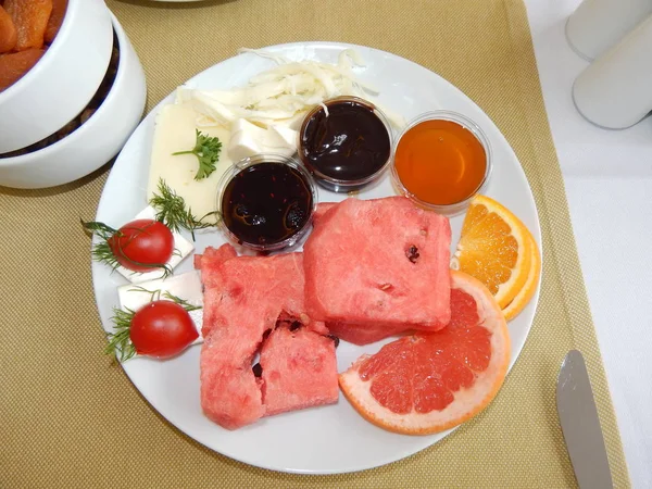 Bir restoranda yemek Türk mutfağı