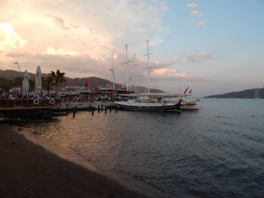 Türkiye'de tatil beldesi Ege Denizi üzerinde Marmaris yat marina