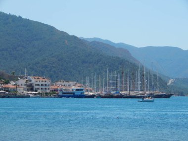 Türkiye'de tatil beldesi Ege Denizi üzerinde Marmaris yat marina