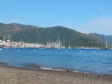 Türkiye'de tatil beldesi Ege Denizi üzerinde Marmaris yat marina