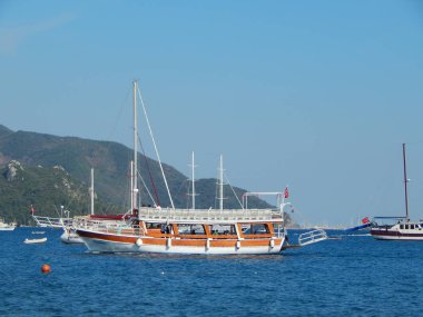Türkiye'de tatil beldesi Ege Denizi üzerinde Marmaris yat marina