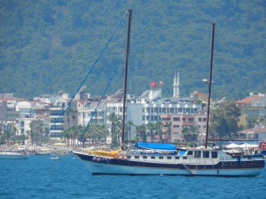 Türkiye'de tatil beldesi Ege Denizi üzerinde Marmaris yat marina