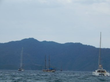 Türkiye'de tatil beldesi Ege Denizi üzerinde Marmaris yat marina