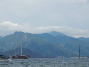 Türkiye'de tatil beldesi Ege Denizi üzerinde Marmaris yat marina