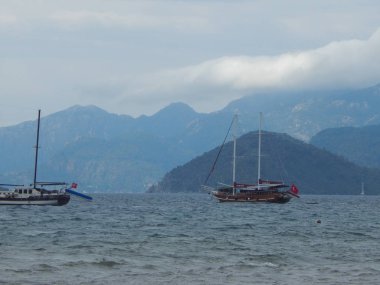 Türkiye'de tatil beldesi Ege Denizi üzerinde Marmaris yat marina