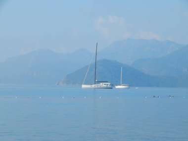Türkiye'de tatil beldesi Ege Denizi üzerinde Marmaris yat marina