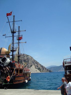 Marmaris, Türkiye-10 Haziran 2016: deniz, sokaklarda insanlar.