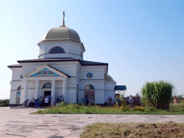 Dinyeper Nehri 'ndeki Rzhishchev' deki kilisenin mimarisi.