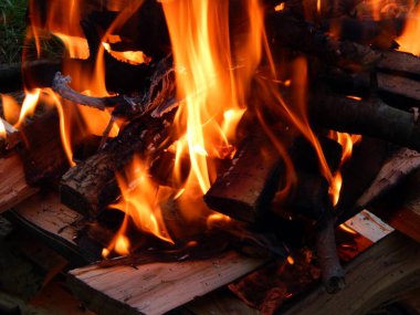 Ateş, ateş yanan odun