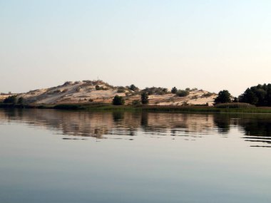 Panorama ve nehrin bir teknede manzara