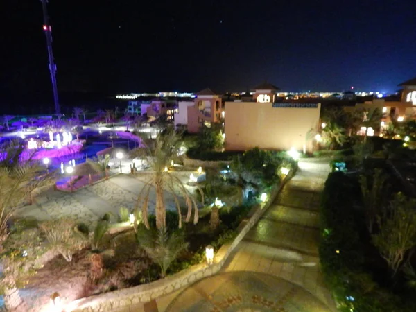 Descanso en una ciudad turística y hoteles en Egipto Sharm El Sheikh — Foto de Stock