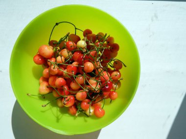 Natürmort meyve çeşitli kompozisyonlarda, kiraz