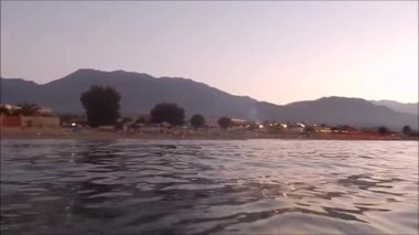 Tavel Yunanistan'da Girit Adası dağlar ve deniz 