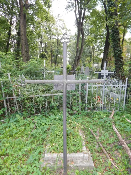 Krzyże Cmentarzu Groby Ogrodzenia — Zdjęcie stockowe