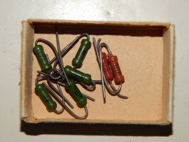 Elektrikli ve elektronik parçalar ve bileşenler