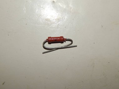 Elektrikli ve elektronik parçalar ve bileşenler