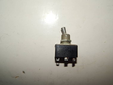 Elektrikli ve elektronik parçalar ve bileşenler