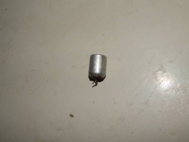 Elektrikli ve elektronik parçalar ve bileşenler