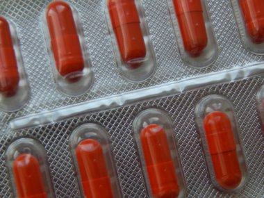 Paket tabağında tıbbi haplar