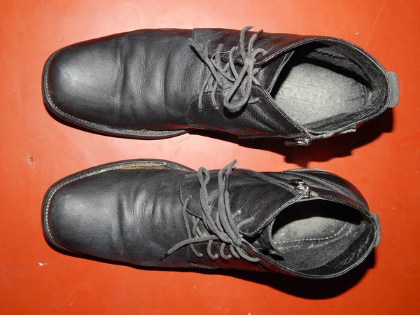 Zapatos Hombre Mujer Viejos Nuevos —  Fotos de Stock
