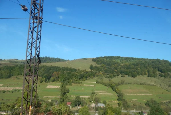 Hegyi Panorámával Táj Épületek — Stock Fotó