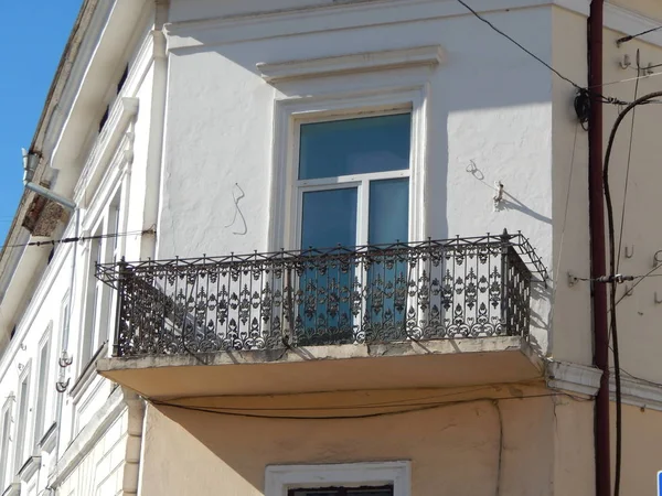 Şehir, taş ayrıntıları ve dekorasyon klasik mimari