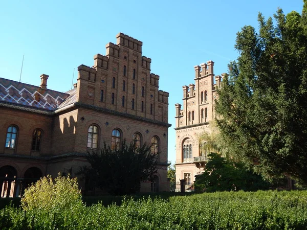 Şehir, taş ayrıntıları ve dekorasyon klasik mimari