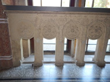 İç klasik mimari, malzemeler ve Ayrıntılar