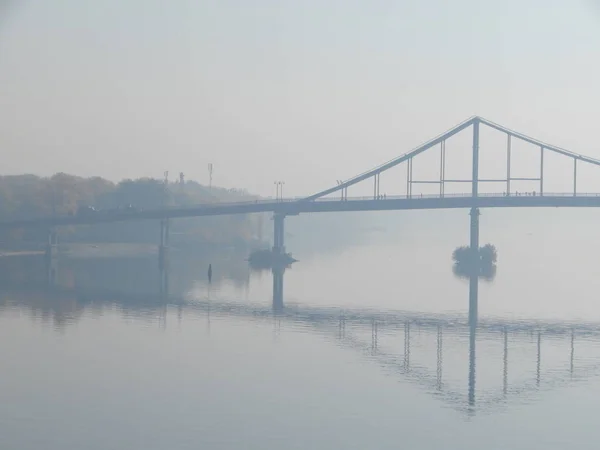 Panorama Ville Automne Dans Une Brume Brouillard Sur Rivière — Photo
