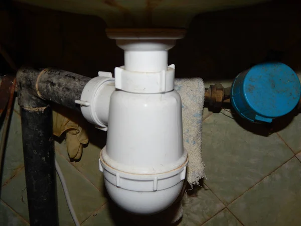 Sağlık birimi, ekipmanları, su ve Isıtma boru montajı