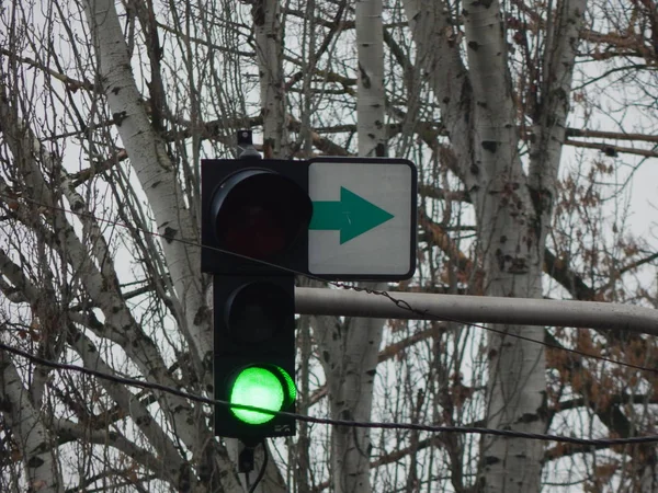 Verkeerstekens Die Bewegingsrichting Van Auto Voetgangers Aangeven — Stockfoto