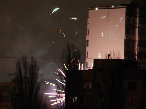 Fogos Artifício Ano Novo Sobre Cidade Noite — Fotografia de Stock